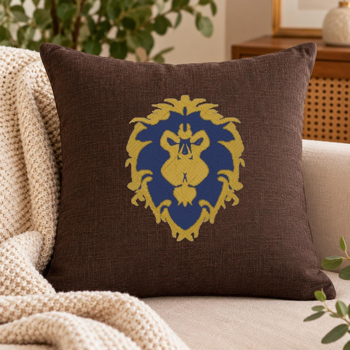Lion Head Machine Embroidery Design, Blue and Gold Heraldic Lion Crest, Digital Embroidery File, 8 Machine Formats - NuttyHappyHobby